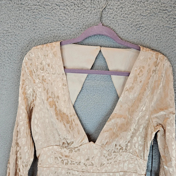 Privacy Please Womens Mini Dress Sz M Ella Beige Subtle Leopard Print - Picture 2 of 13